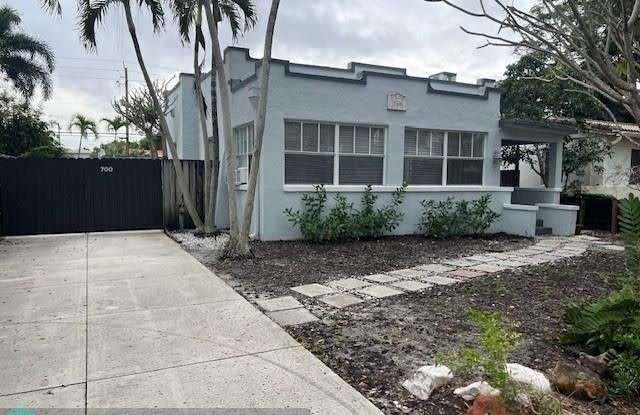 700 SE 11th Ct - 700 Southeast 11th Court, Fort Lauderdale, FL 33316