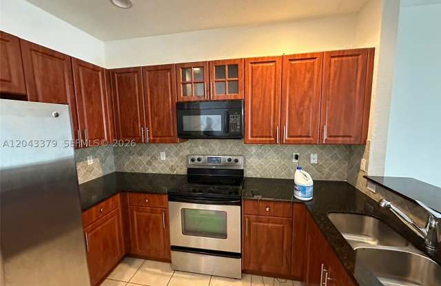 3595 NW 13th St