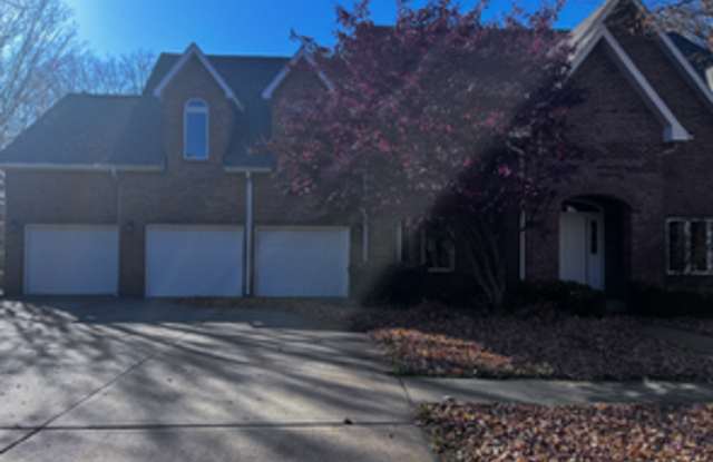 Photo of House in Washington IL, 4 bedrooms / 3.5 baths and 3 car attached garage