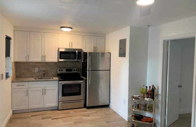 1436 NE 2nd Avenue unit: 2
