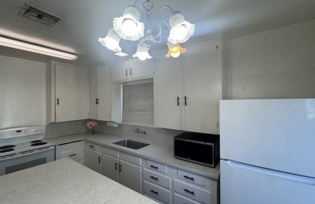 1037 North Highland Street