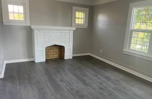 1709 OAK STREET Unit #2