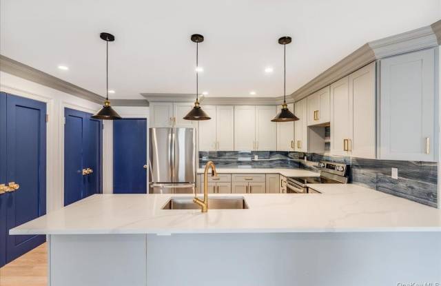 Photo of 95 E Main Street