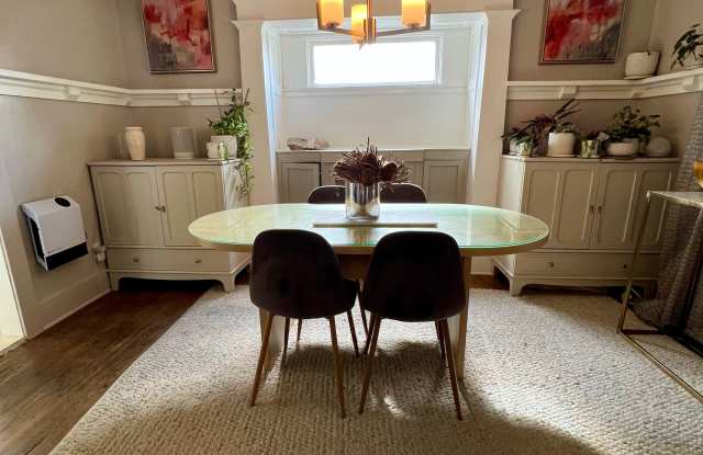 1118 North Hoover Street