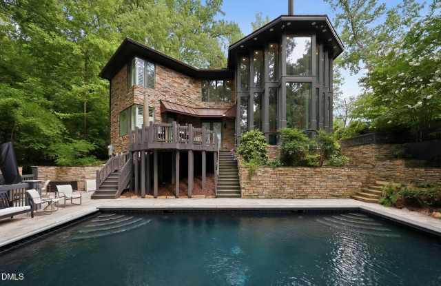 2828 Exeter Circle