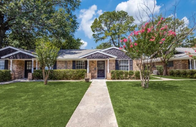 526 N Woods