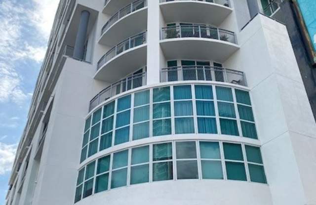 1 bedroom and 1 bath condo located east side of Biscayne Blvd Miami Florida