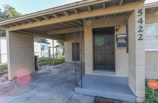 5422 Lake Underhill Rd