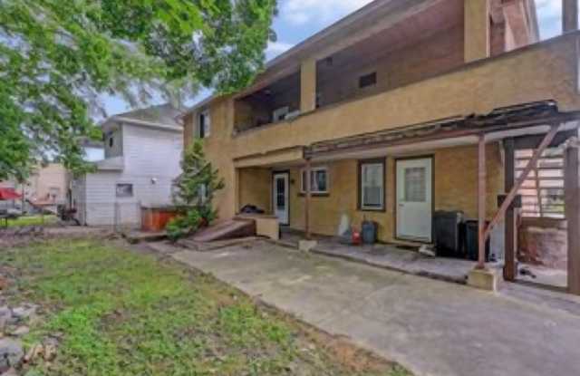 1200 S Main St