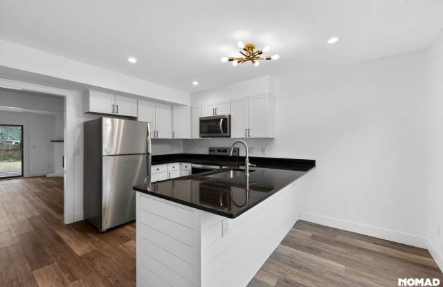 Charming 3BR Townhome in Durham