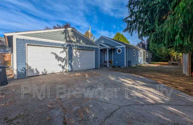 7 East McGill Avenue