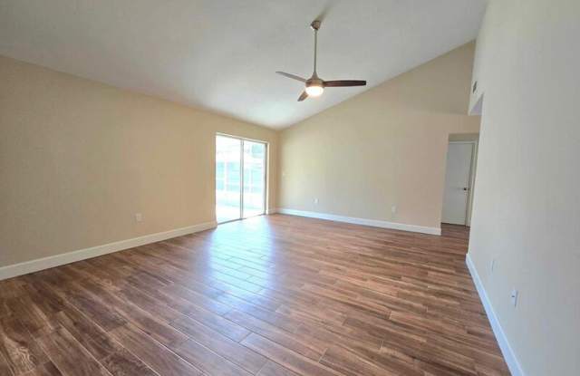 3848 Featherwood Trl