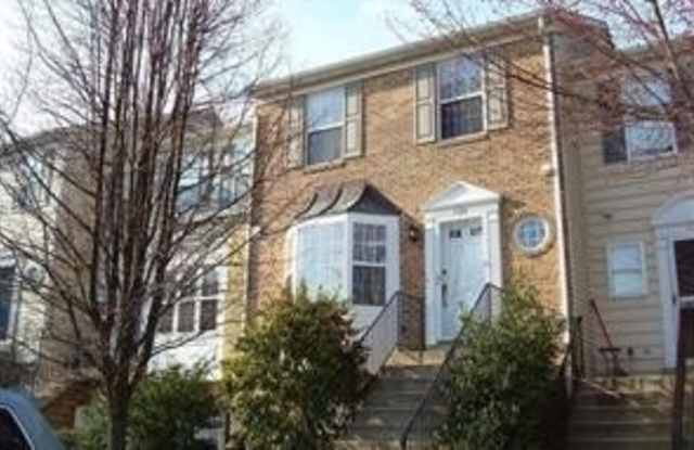 1125 SIMSBURY Court