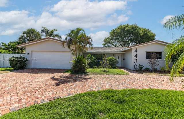 4430 Ne 28th Terrace