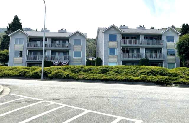 2305 West Woodin Avenue Unit 2D - 1