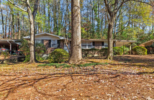 2304 Capehart Cir NE