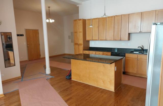 1242 N Milwaukee Avenue