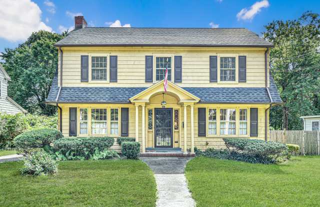 Photo of 61 Villa Avenue