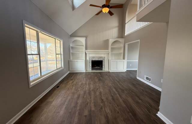 4 Bedrooms, 3 Bathrooms with potential 5th Bedroom and Loft/Office in Euharlee!