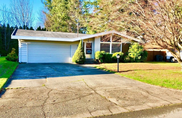 543 Riverside Dr SE - 543 Riverside Drive Southeast, North Bend, WA 98045