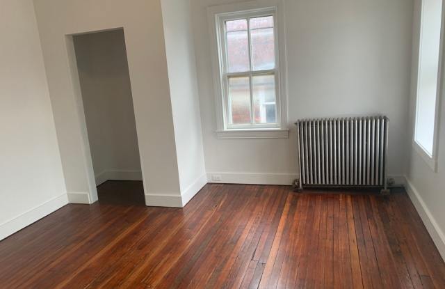 1 Bedroom Top Floor Apartment-York City SD
