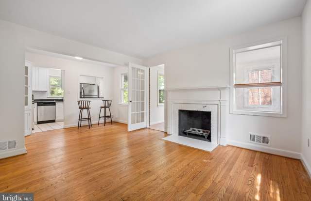 5322 BALTIMORE AVENUE