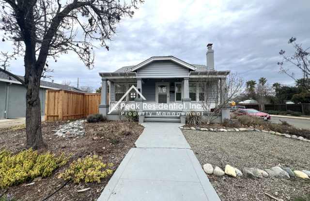 Charming Tahoe Park 2bd/1ba House