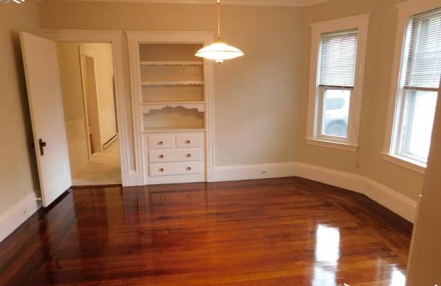 Photo of 104 Lexington St.