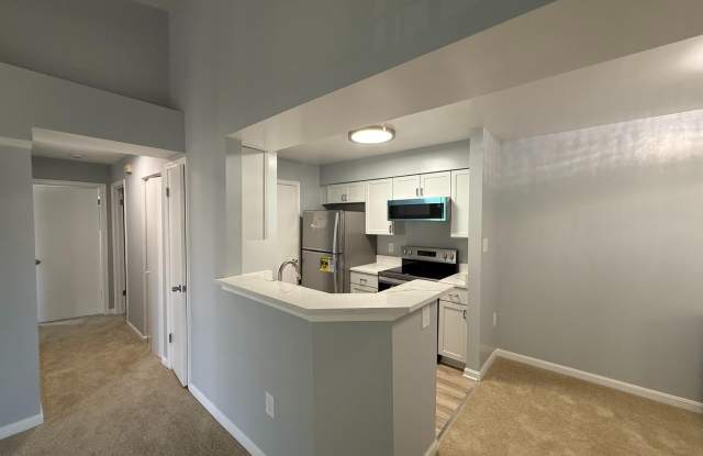 Photo of 6921 VICTORIA Drive unit: I