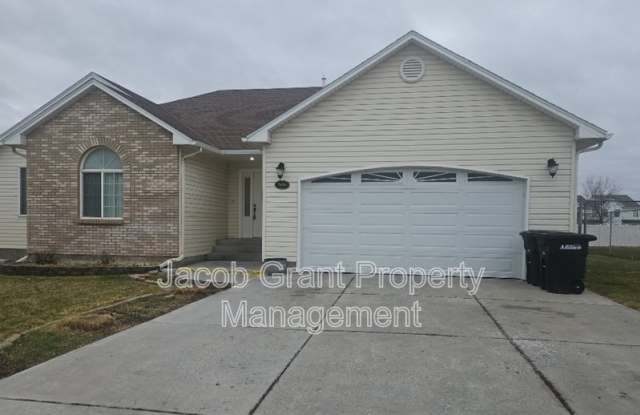 Photo of 3030 Devonwood Dr