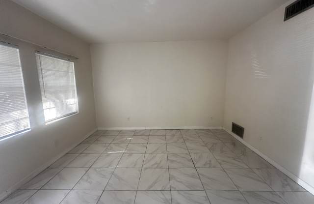 1315 East Silver Springs Boulevard - 1Apt 4