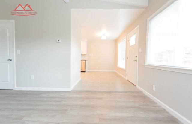 1823 El Parque Court