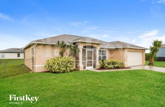 2613 Northeast 6th Avenue