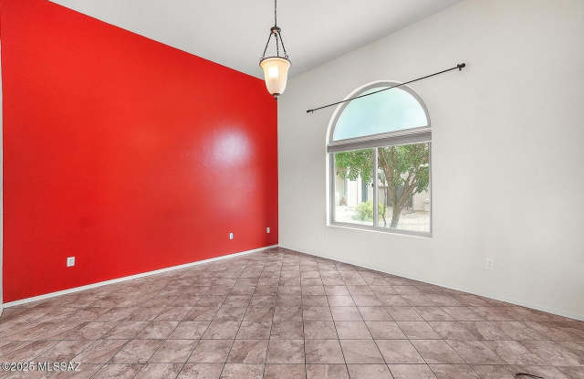 10525 E Native Rose Trail