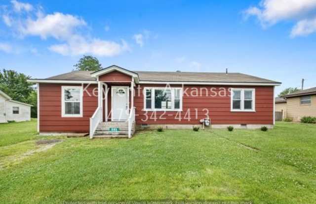 3 Bed, 2 Bath Home Available in Gentry!