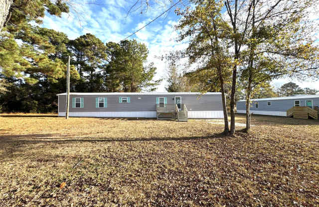 198 Trout St, Holly Ridge, NC 28445