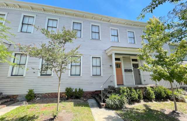 2 BED | 2 BATH | DOWNTOWN | DIXON PARK | AVAILABLE JUNE 10