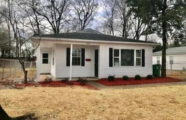 Photo of Must see this Adorable 3 bedroom 1 bath home in a Cu Da Sac. Conveniently close to Uptown, NODA, and Southend