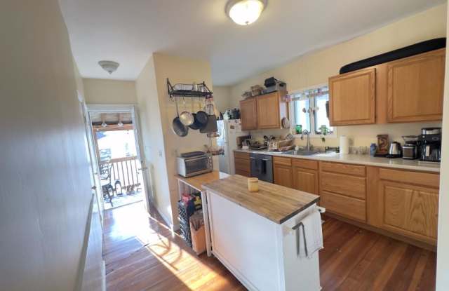 127 Hillsdale St.