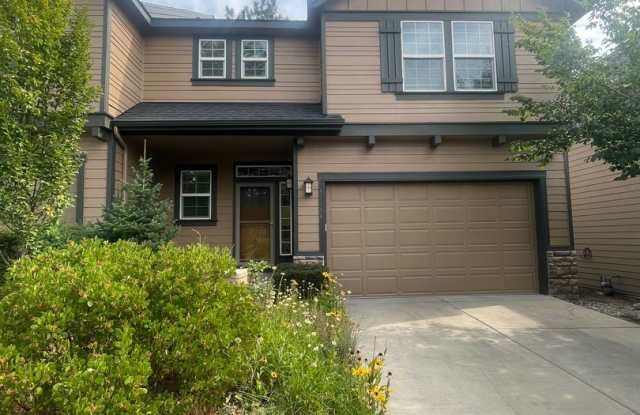 2 Story Townhouse in Bend