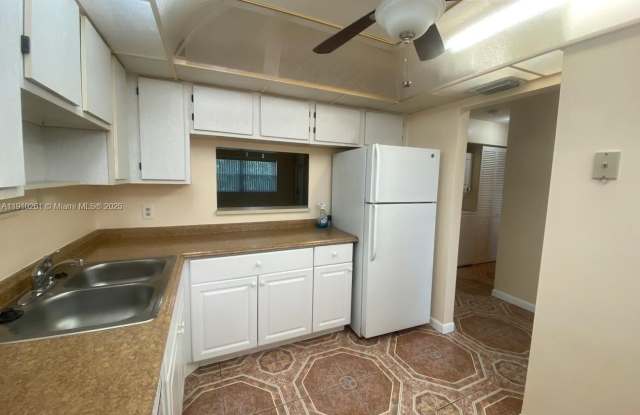 Photo of 6890 Royal Palm Blvd