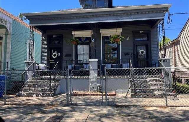 1625 N BROAD Street