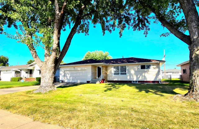 Photo of 1133 N Howard