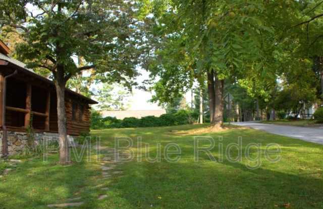 1608 Pennsylvania Avenue