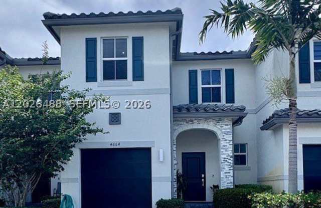 4664 NW 120th Way