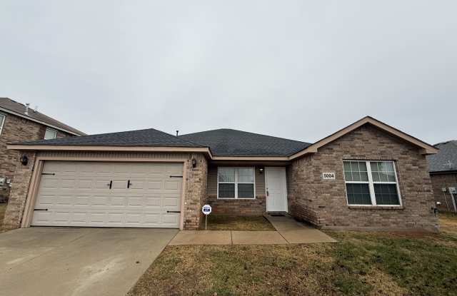 Photo of 5004 Hunter Blvd