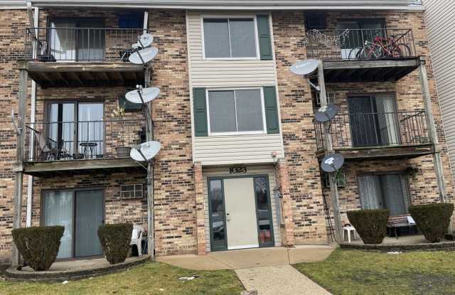 1023 Kuhn Road unit: 4