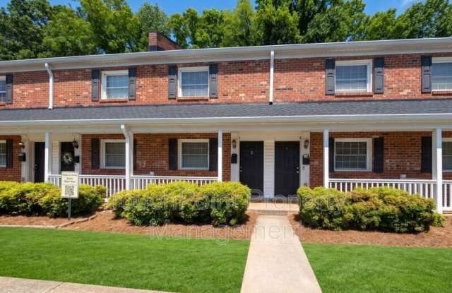 1215 Green Oaks Ln.