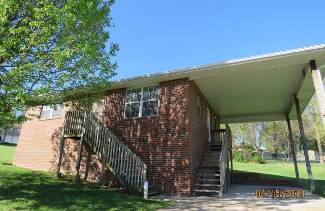 1503 S 12th Ave - 1503 South 12th Avenue, Ozark, MO 65721