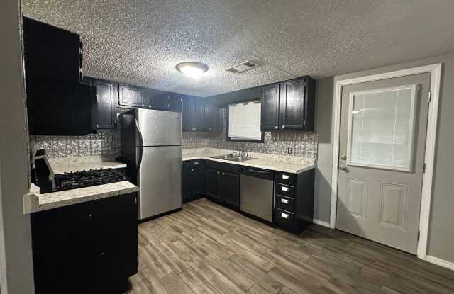 Welcome to this charming 3-bedroom, 1-bathroom home located in the heart of Russellville, AR.